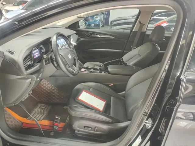 Buick Regal — Фото автомобиля 14