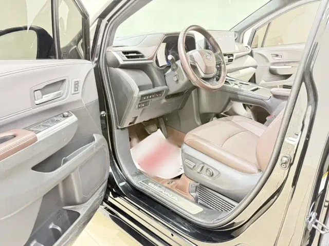 Toyota Sienna — Фото автомобиля 11