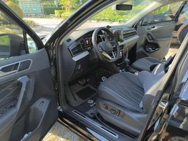 Volkswagen Tiguan L — Фото автомобиля 7