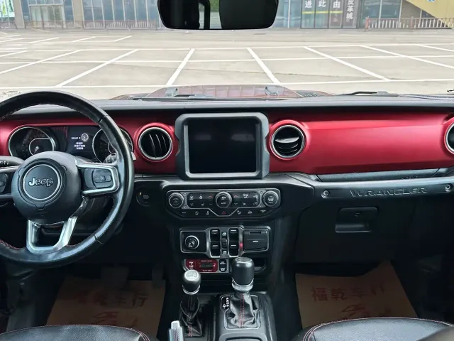 Jeep Wrangler — Фото автомобиля 17