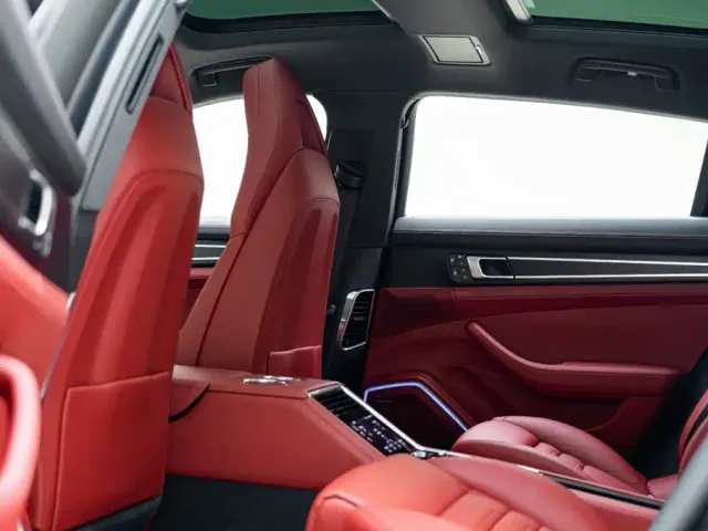 Porsche Panamera — Фото автомобиля 12