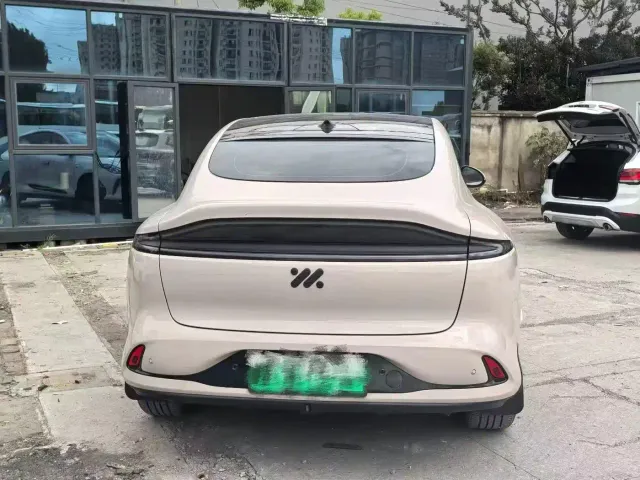 IM Motors LS6 — Фото автомобиля 8