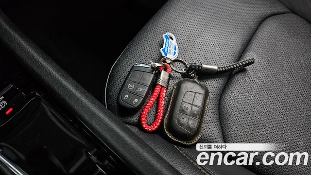 Jeep Compass — Фото автомобиля 16