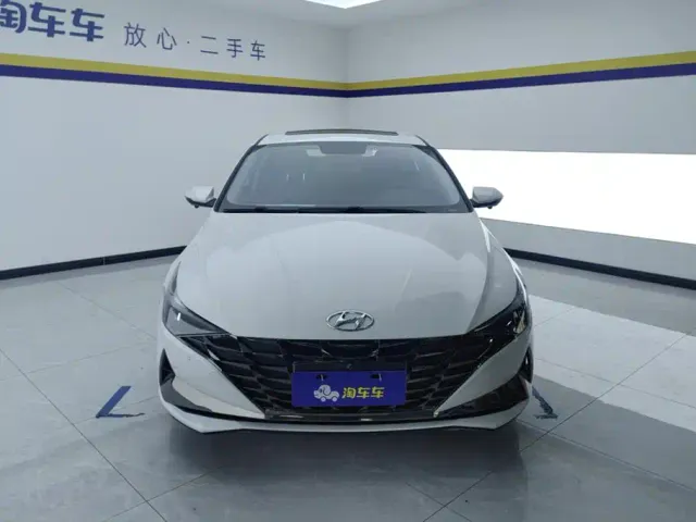 Hyundai Elantra — Фото автомобиля 2