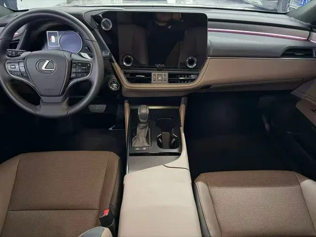 Lexus ES — Фото автомобиля 4