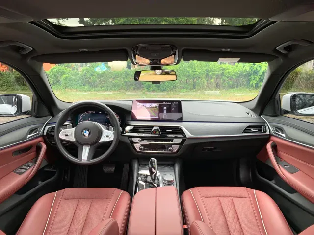 BMW 5 Series — Фото автомобиля 13