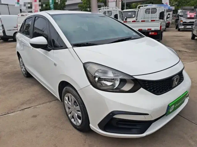 Honda Fit — Фото автомобиля 3