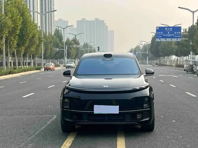 Li Auto L9 — Фото автомобиля 2