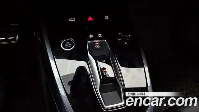 Audi Q4 e-tron — Фото автомобиля 9