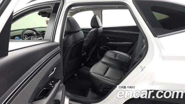 Hyundai Tucson Tucson (NX4) Бензин 1.6 турбо 2WD — Фото автомобиля 12
