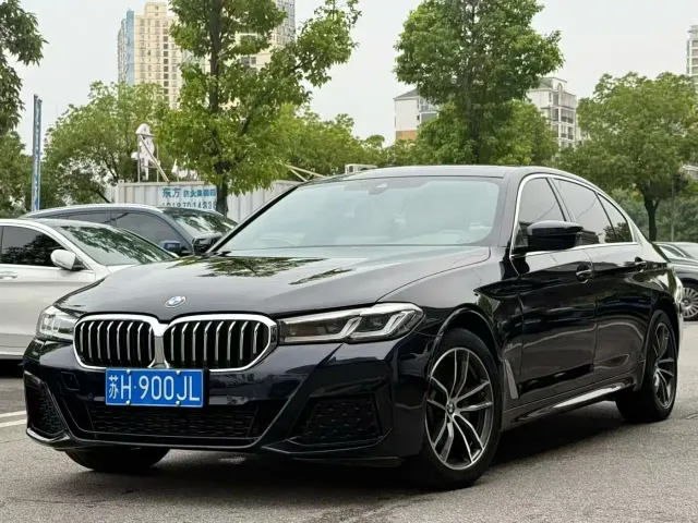 Фотография автомобиля — BMW 5 Series