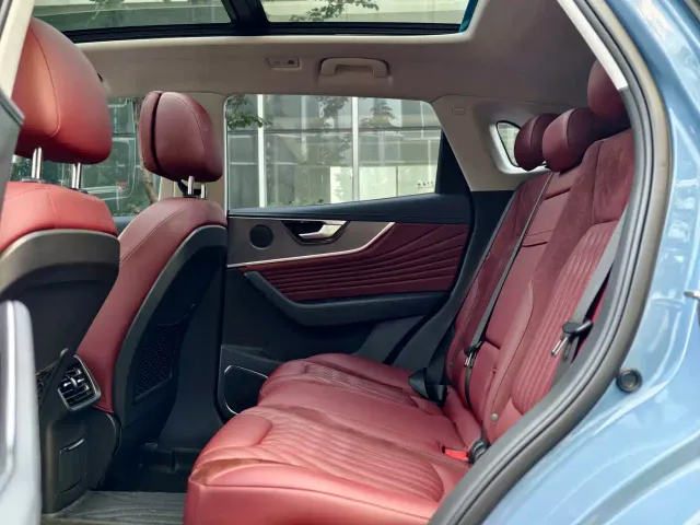 Hongqi HS5 — Фото автомобиля 10