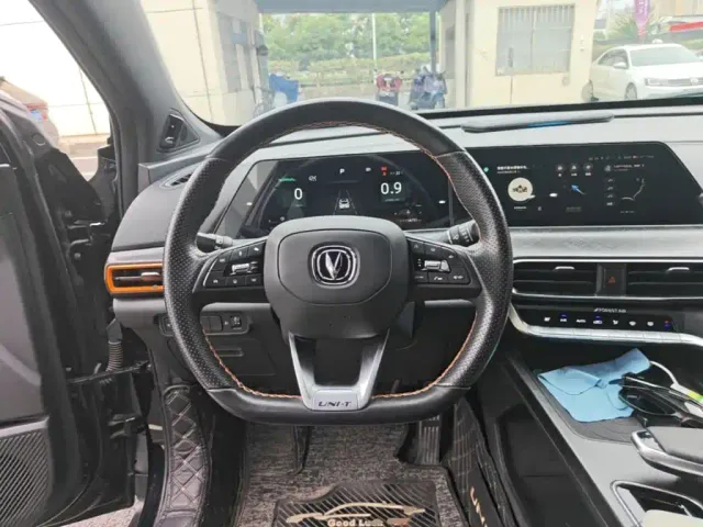 Changan UNI-T — Фото автомобиля 10
