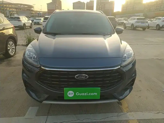 Ford Escape — Фото автомобиля 2