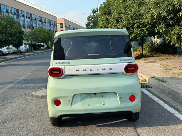 Wuling Hongguang Mini EV — Фото автомобиля 6