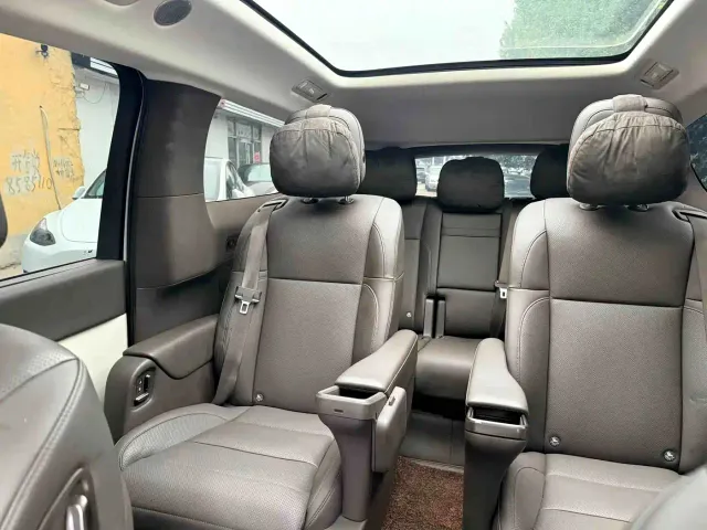 Li Auto MEGA — Фото автомобиля 5