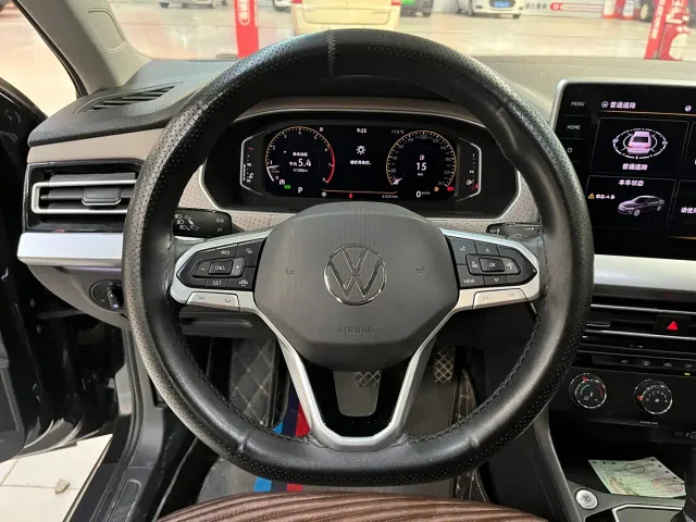Volkswagen Lavida — Фото автомобиля 4