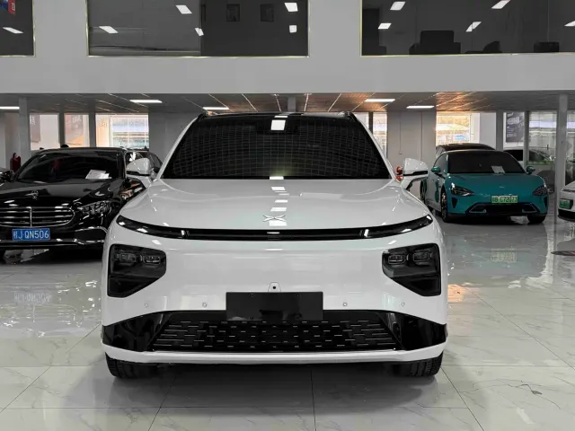 Xpeng G9 — Фото автомобиля 2