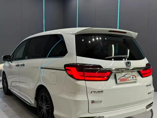 Honda Odyssey — Фото автомобиля 8