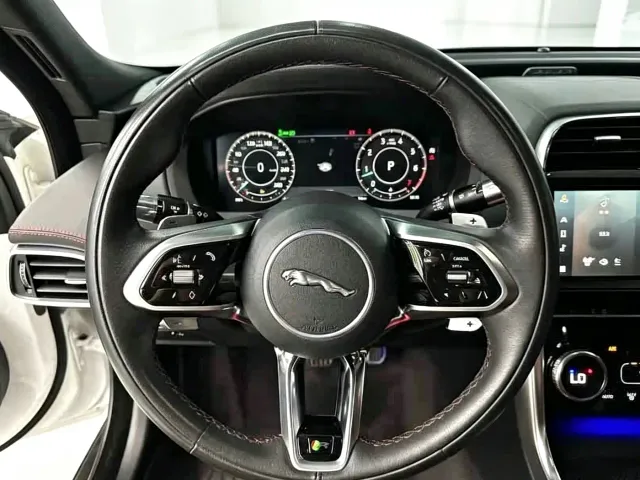 Jaguar XEL — Фото автомобиля 8