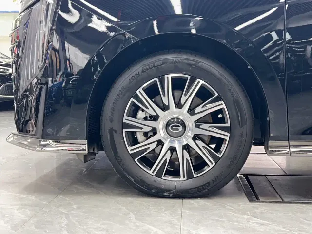 GAC Trumpchi E9 — Фото автомобиля 8