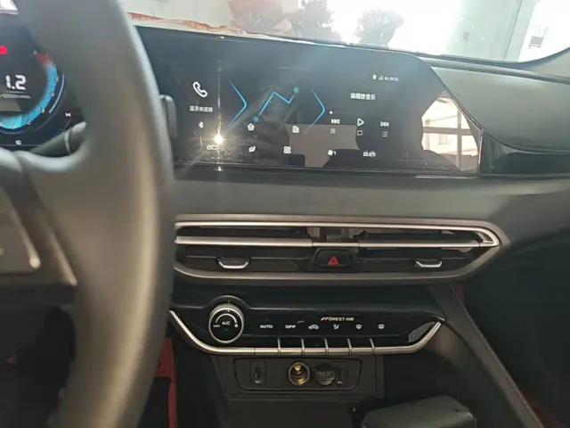 Changan Eado — Фото автомобиля 12