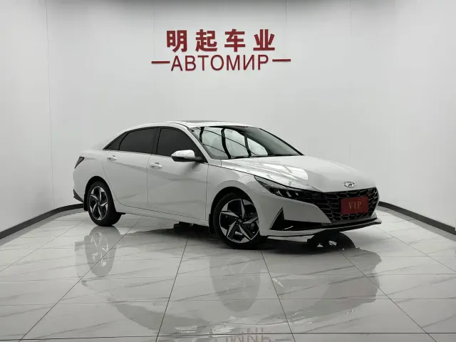 Hyundai Elantra — Фото автомобиля 2