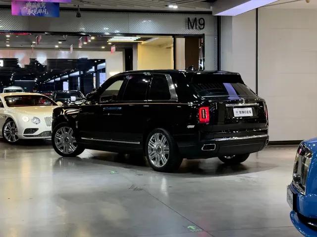Rolls-Royce Cullinan — Фото автомобиля 4