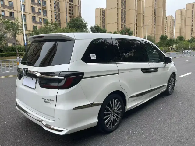 Honda Elysion — Фото автомобиля 13