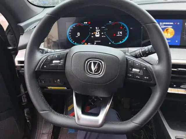 Changan CS35 Plus — Фото автомобиля 15