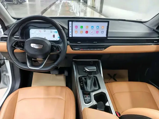 Geely Emgrand — Фото автомобиля 7