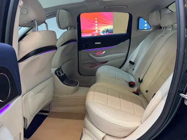 Mercedes-Benz E-Class — Фото автомобиля 14