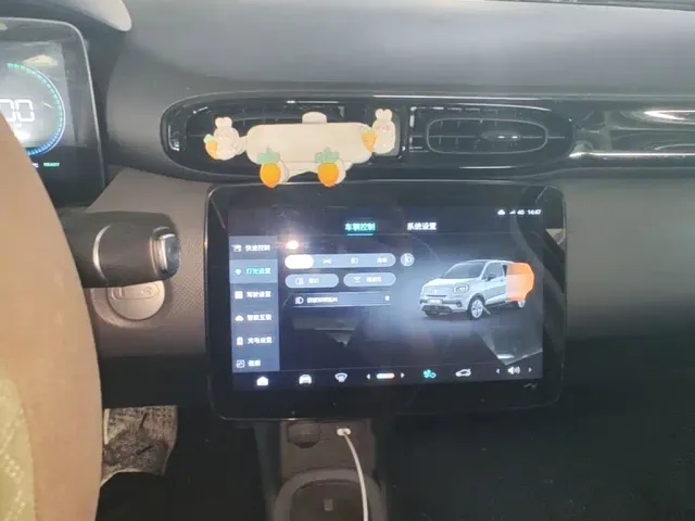 Leapmotor T03 — Фото автомобиля 12