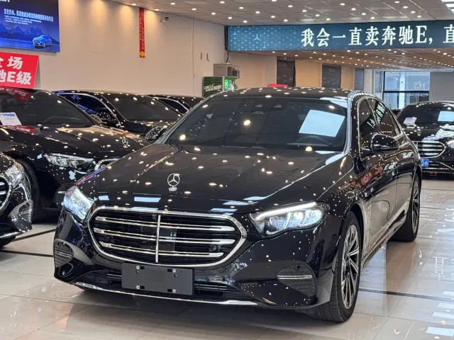 Mercedes-Benz E-Class — Фото автомобиля 2