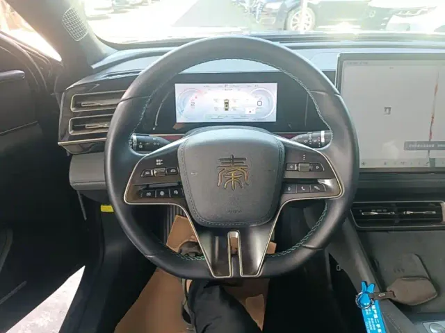BYD Qin L — Фото автомобиля 10
