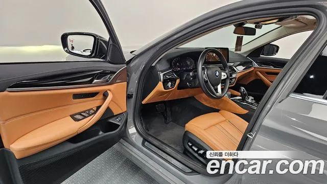 BMW 5 Series G30 — Фото автомобиля 15