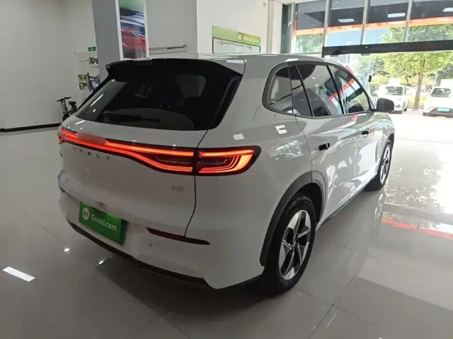 Geely Galaxy E5 — Фото автомобиля 6