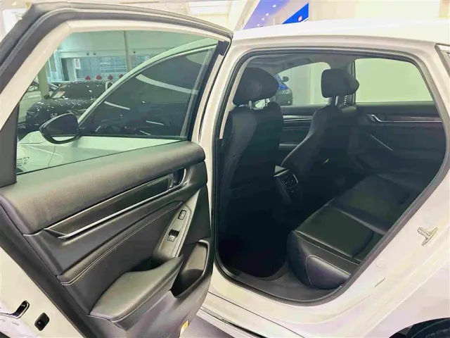 Honda Accord — Фото автомобиля 24