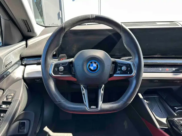 BMW i5 — Фото автомобиля 7