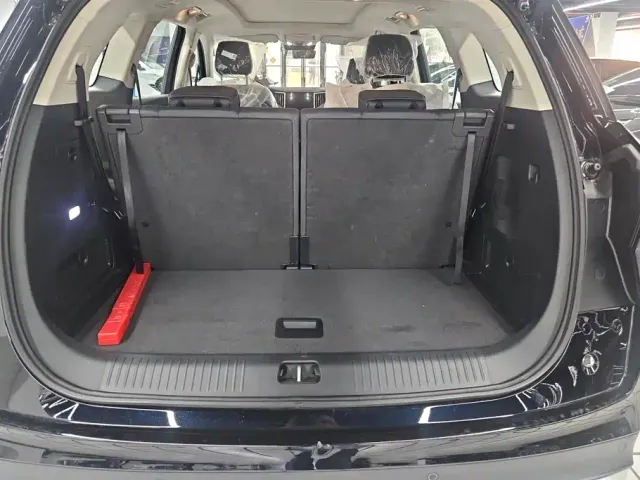 Hongqi HS7 PHEV — Фото автомобиля 4