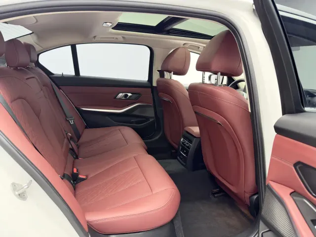 BMW 3 Series — Фото автомобиля 16