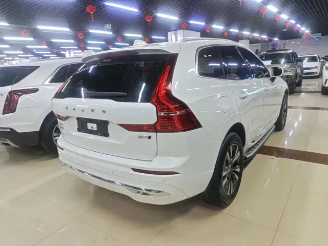 Volvo XC60 — Фото автомобиля 6