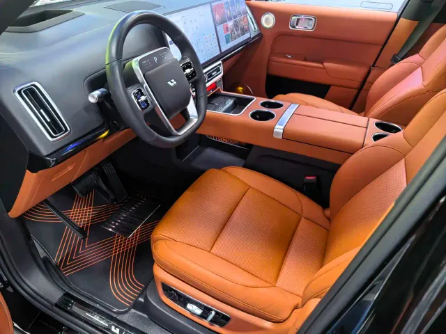 Li Auto L8 — Фото автомобиля 6