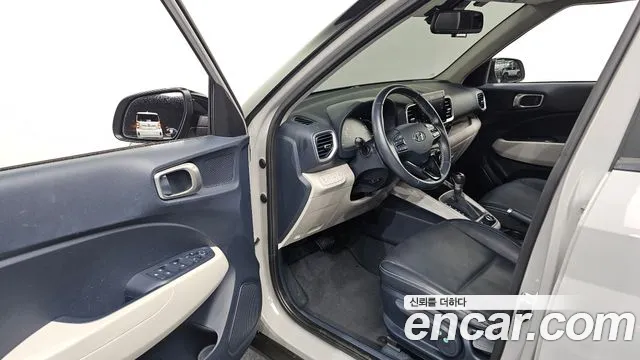 Hyundai Venue — Фото автомобиля 15