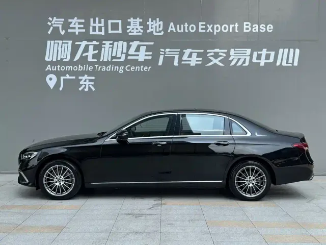 Mercedes-Benz E-Class — Фото автомобиля 3