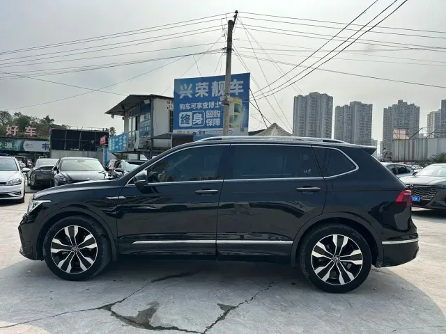 Volkswagen Tiguan L — Фото автомобиля 6
