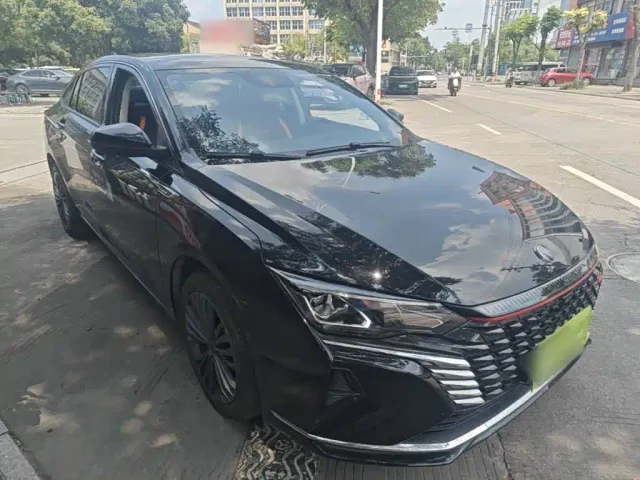 Dongfeng Yixuan MAX — Фото автомобиля 3