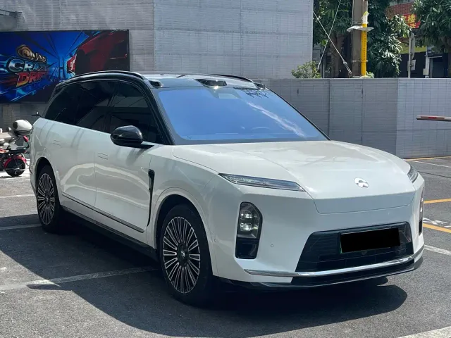 Nio ES8 — Фото автомобиля 4