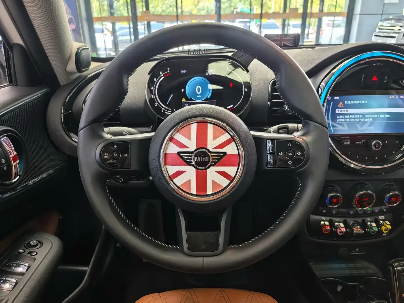 MINI MINI CLUBMAN 2023 Facelift 1.5T COOPER Connoisseur — Фото автомобиля 6