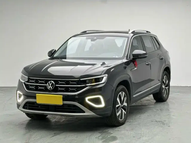 Фотография автомобиля — Volkswagen Tayron